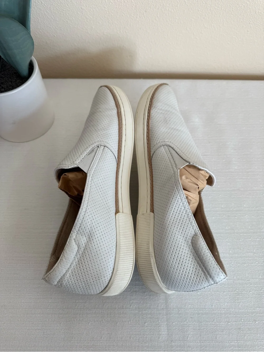Naturalizer Zola White Perforated Leather Slip On Casual Sneakers